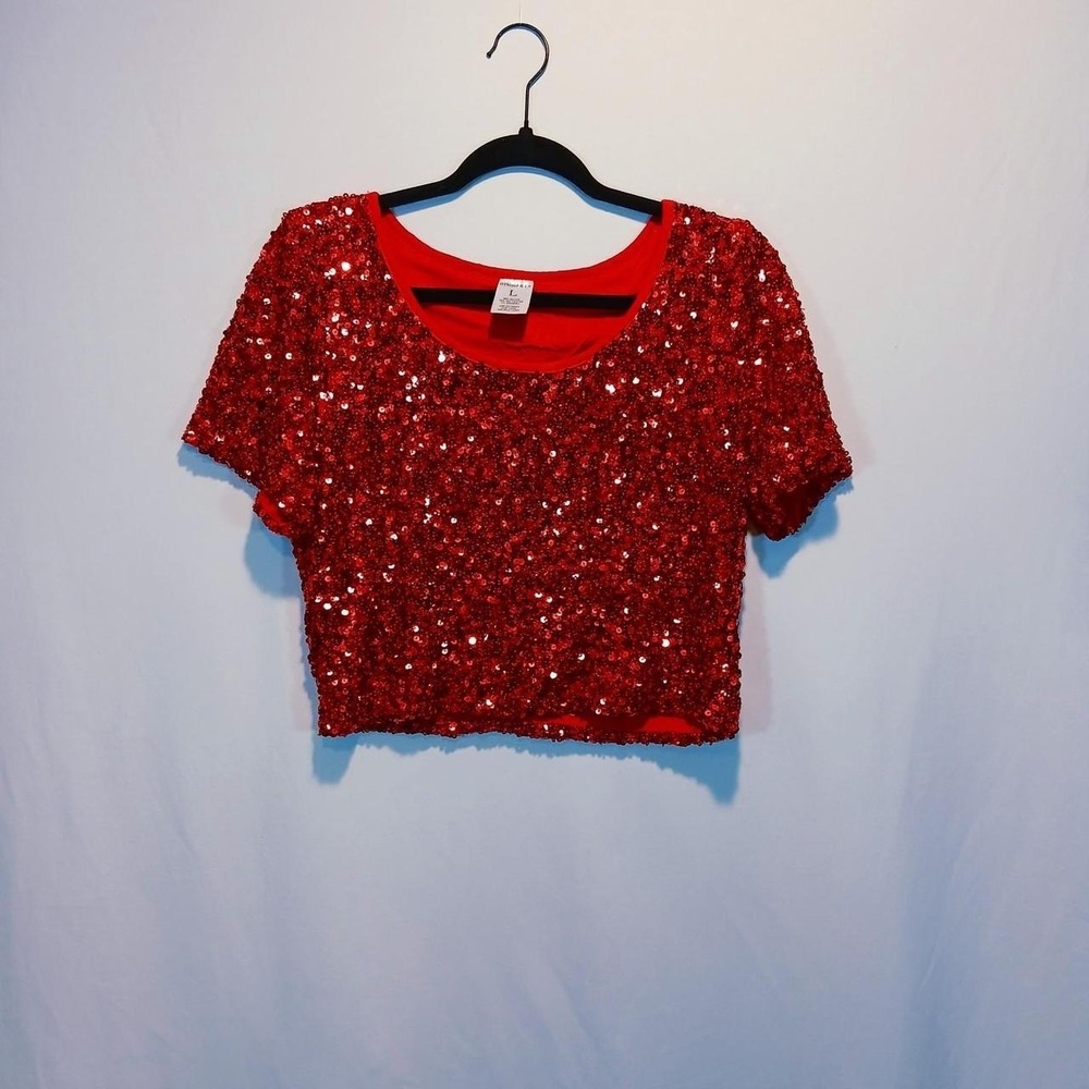 Othread + Co L Sequin Crop 90s holiday party soft comfy glam love romantic flirt